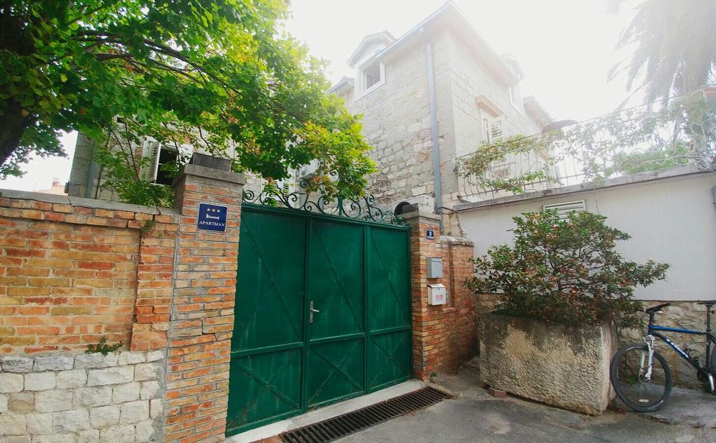 Apartment Sunce Kastela Exterior photo